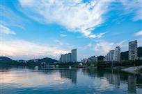 蓝天白云千岛湖