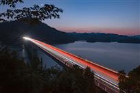 月光下的小金山大桥