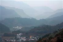 重山深处有人家