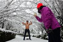 天屿戏雪