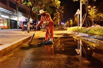 夜幕中的城市美容师