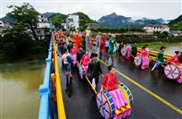 《热闹的乡村》