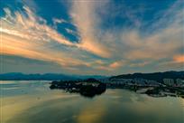 夕阳下的千岛湖