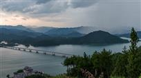 山雨来袭