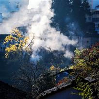 晨炊袅袅