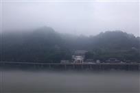 大雾锁桂江