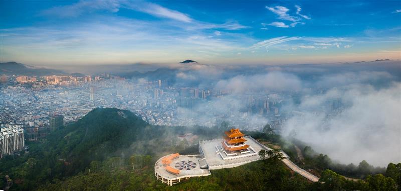 上一页 下一页 作品名称: 东山公园仙景  作品描述:   拍摄地点: 岑溪