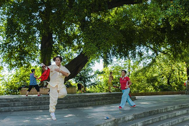 是梧州市民一大喜爱,每天早晨,很多的市民都到公园,河堤等地煅炼身体