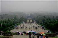 中山陵雨中盛况