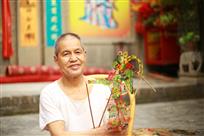 爱皮影戏的老人