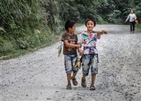 《月亮山的孩子》