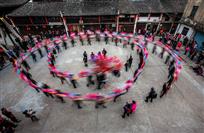 《浦江板凳龙》