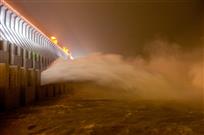 三峡泄洪之夜