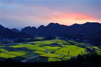 远安鹿苑村晨韵