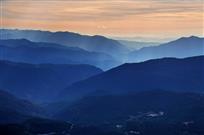 山峦叠嶂