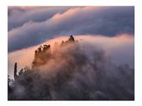 霞披奇峰