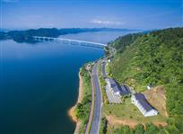 穿越青山秀水