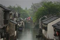 《春雨润无声》