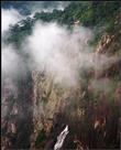 《无限风光在险峰》