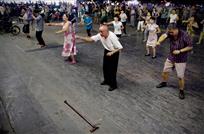 放下手杖去健身