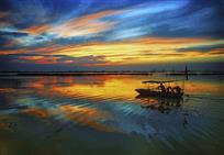 粼光波影夕阳归