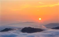 云海伴日升