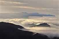 《牛背山云海》