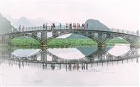 《入画》
