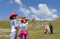 银燕飞过日月山