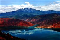 黄河静淌现平湖