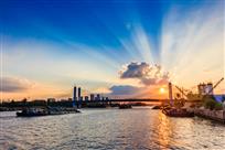 霞光万道运河上