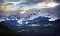多彩梅里雪山