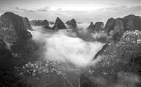 云雾下面是家乡
