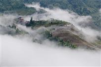 白云深处有人家