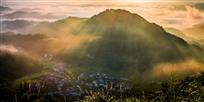 晨光普照小山村