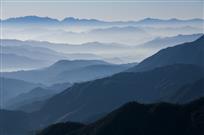 层峦叠嶂