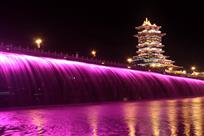遥看瀑布挂前川