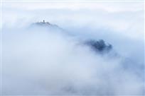 山登绝顶云为路