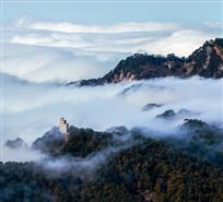 峥嵘层叠