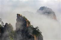 孤峰突起