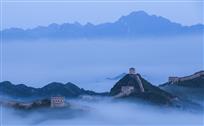 长城晨雾