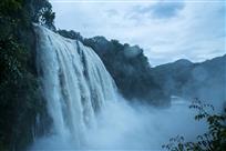 飞瀑声响九里外