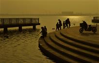 标题《黄昏时分》