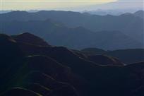 《万重山》