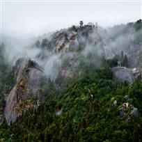 《雾锁苍山》