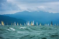 百舸竞逐山海间