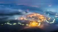 夜雾漫山坡