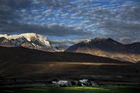 喜马拉雅山脚下的田园