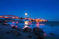 《海上生明月》