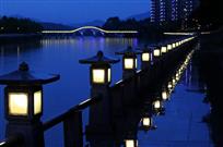 湄江夜雨图